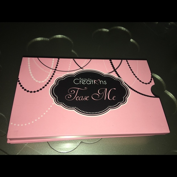 Eyeshadow palette - Picture 2 of 2